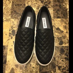 Steve Madden Ecentrcq Slip-On Quilted Size 8